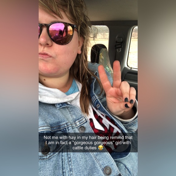 Hi! I’m Shelbs! ⚡️💛 - Picture 13 of 15